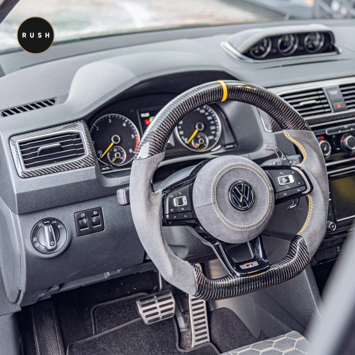 RUSH Bekleding Reiniger - Interieur Reiniger - Auto Wassen - Schoonmaken - Auto Accessories - Interior Clean 750ml 11 RUSH Bekleding Reiniger - Interieur Reiniger - Auto Wassen - Schoonmaken - Auto Accessories - Interior Clean 750ml - Afbeelding 9